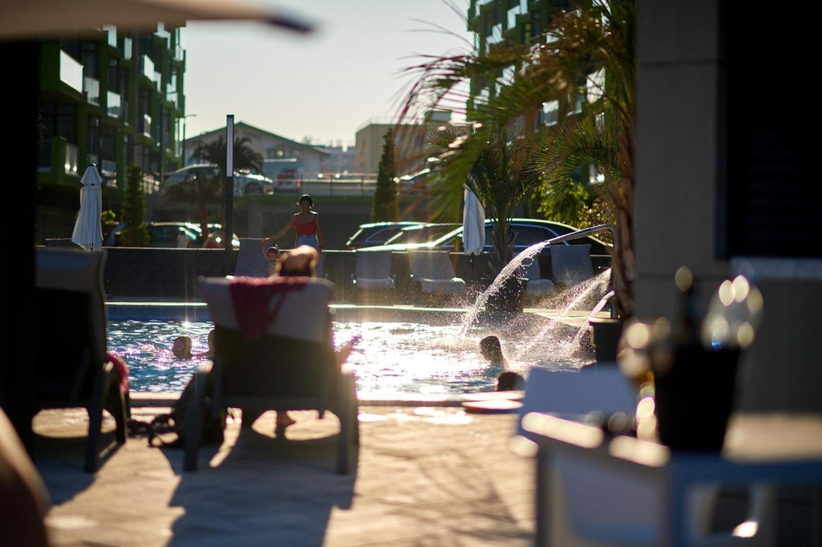 Evelyn'S Apartment Spa&Pool Beach Resort 马马亚 外观 照片