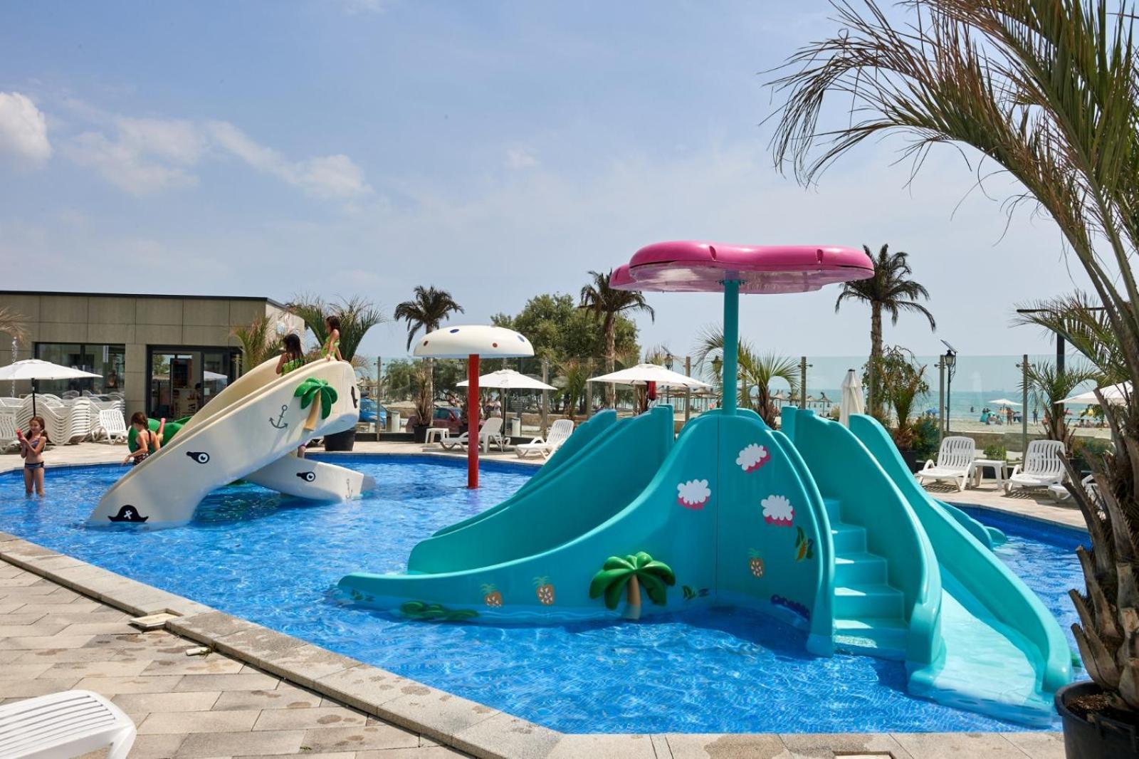Evelyn'S Apartment Spa&Pool Beach Resort 马马亚 外观 照片