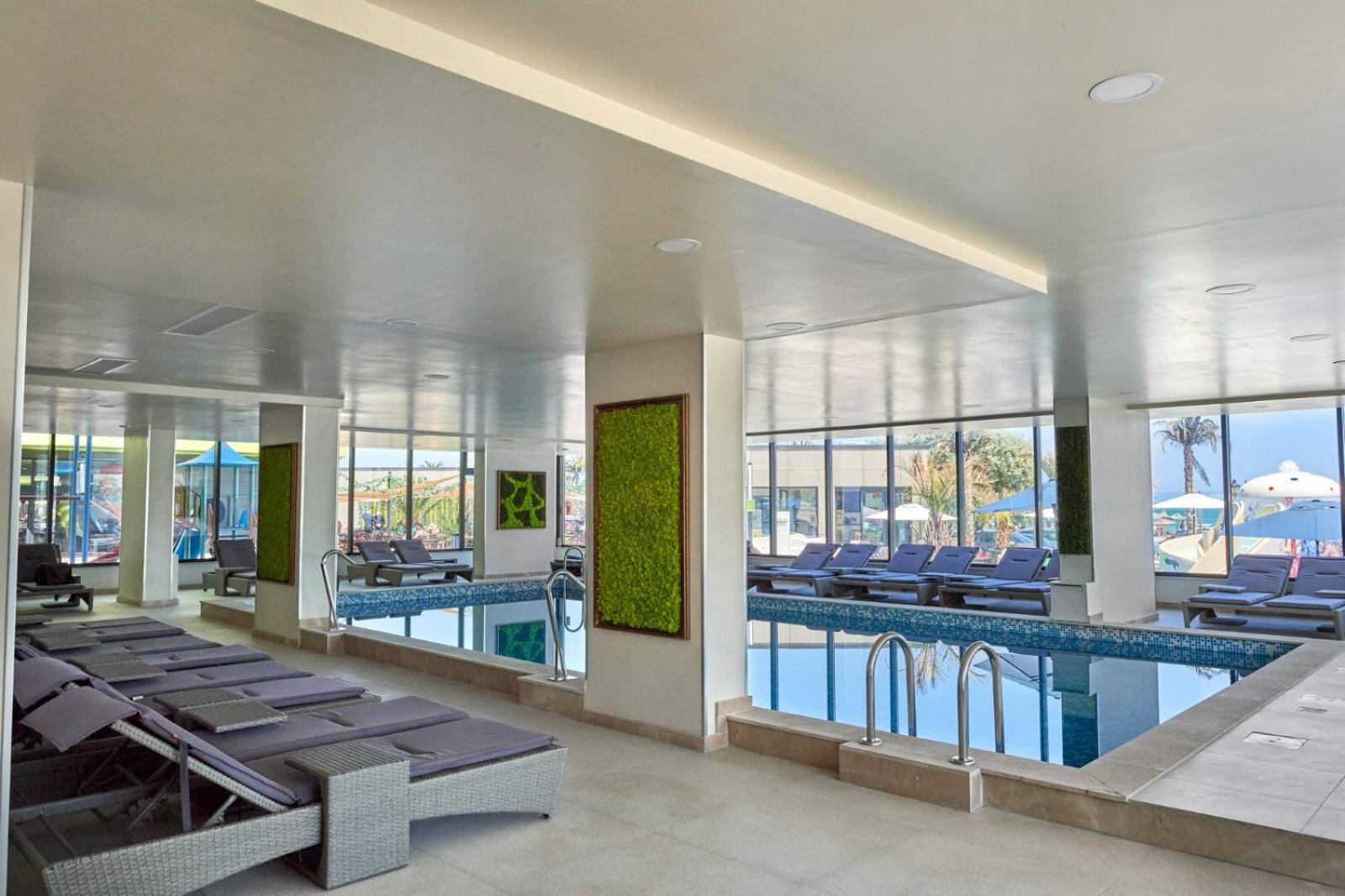 Evelyn'S Apartment Spa&Pool Beach Resort 马马亚 外观 照片