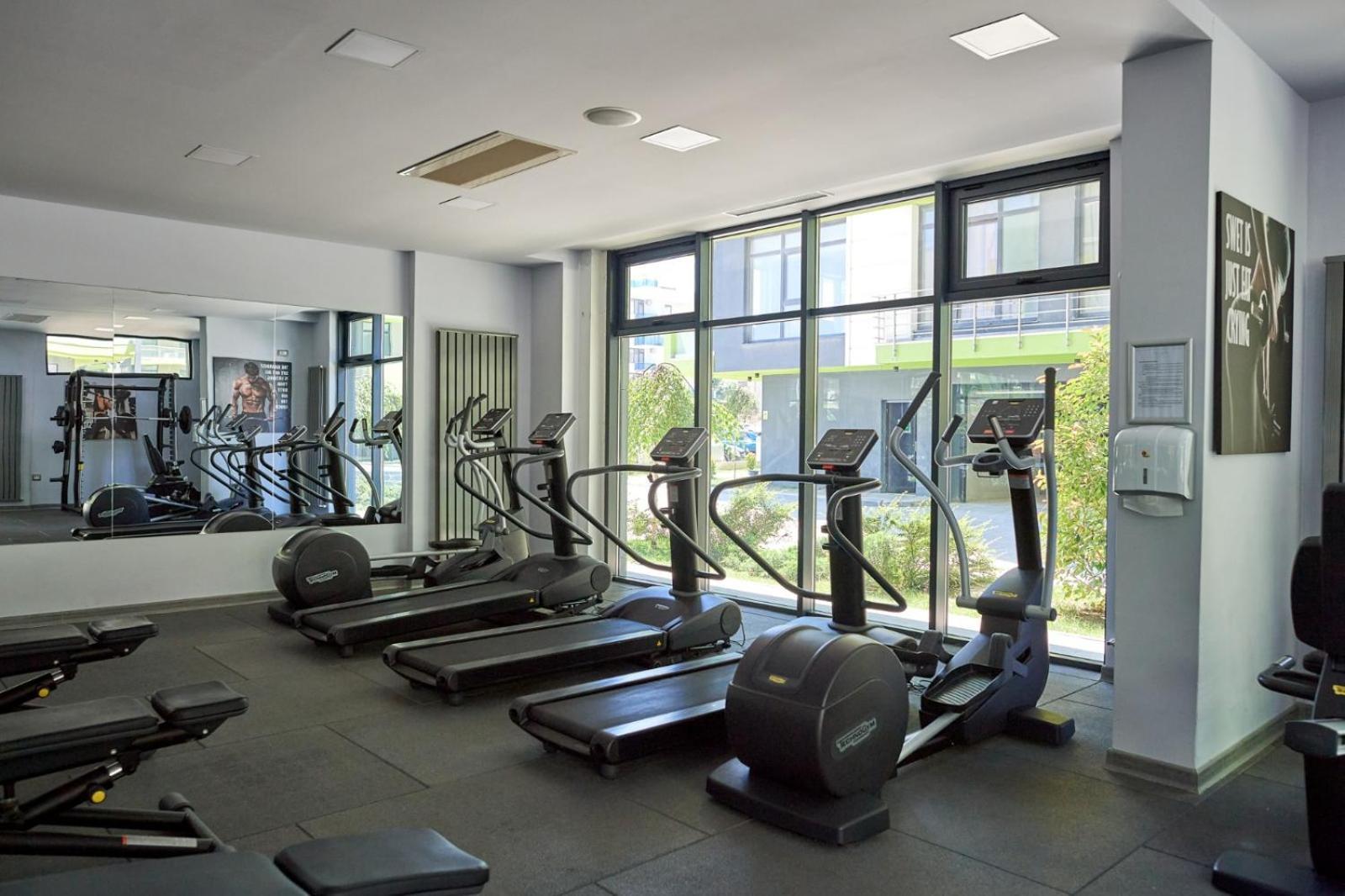 Evelyn'S Apartment Spa&Pool Beach Resort 马马亚 外观 照片