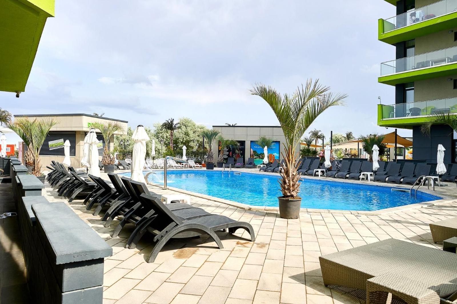 Evelyn'S Apartment Spa&Pool Beach Resort 马马亚 外观 照片