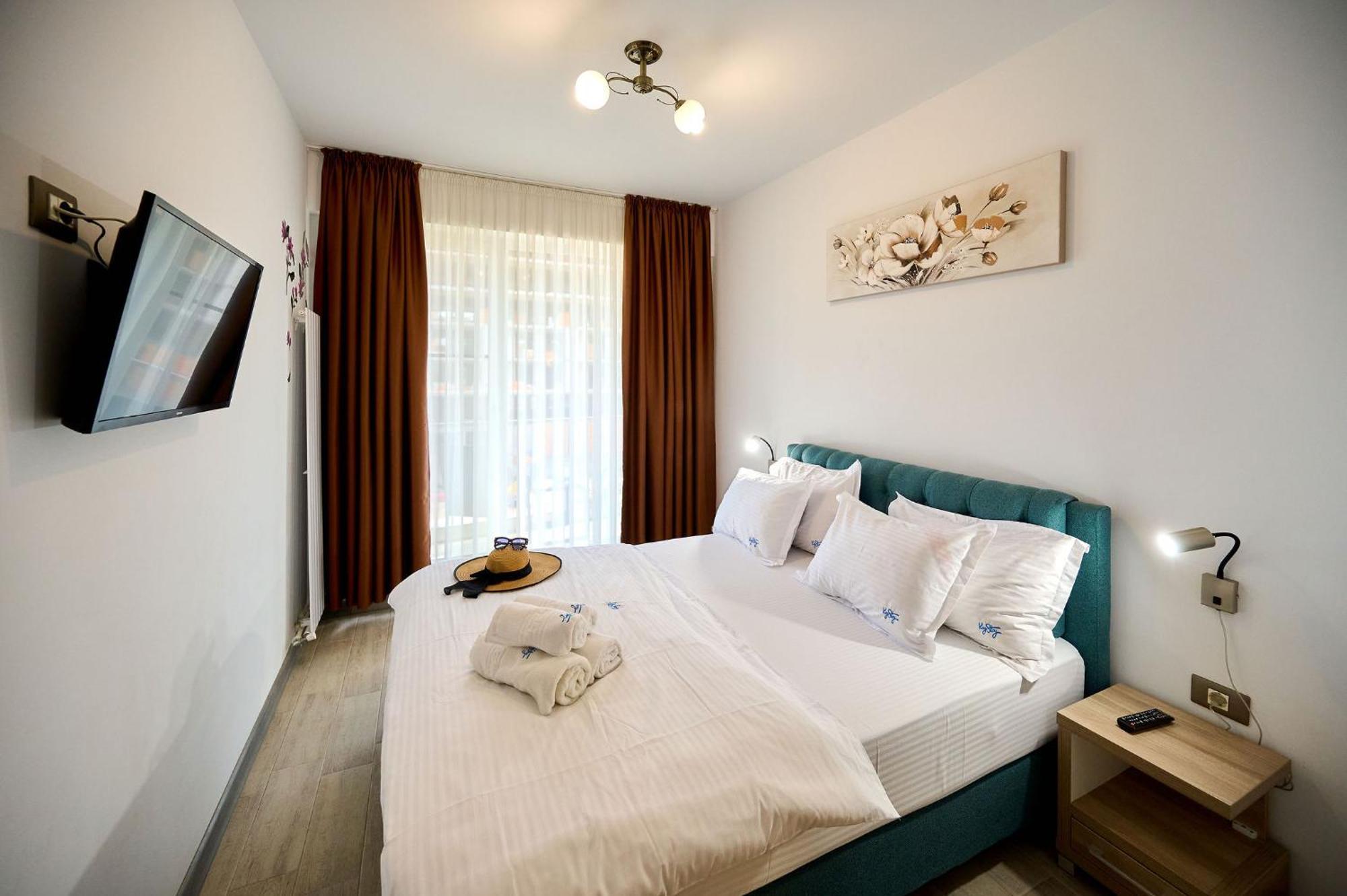Evelyn'S Apartment Spa&Pool Beach Resort 马马亚 外观 照片