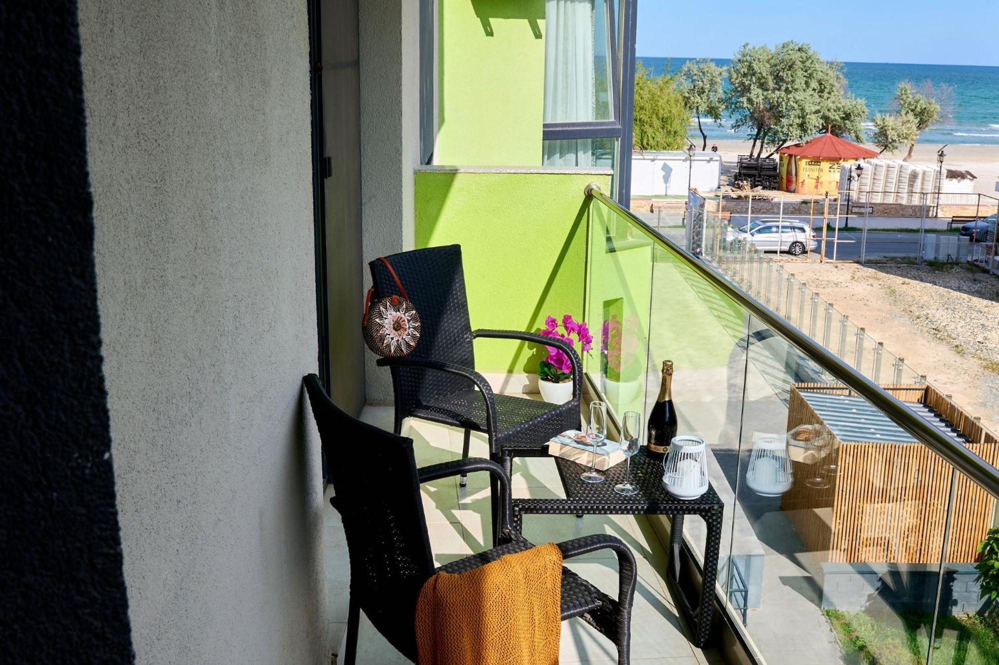Evelyn'S Apartment Spa&Pool Beach Resort 马马亚 外观 照片