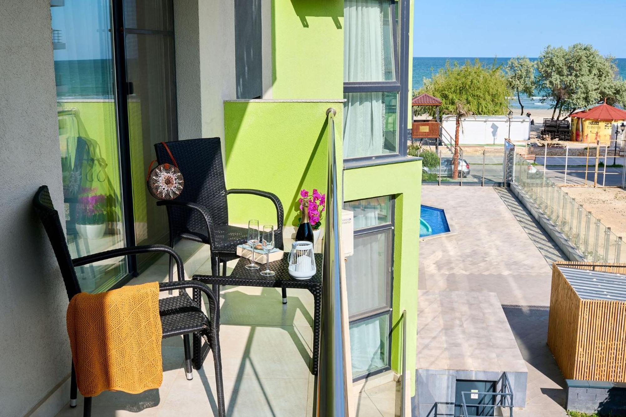 Evelyn'S Apartment Spa&Pool Beach Resort 马马亚 外观 照片